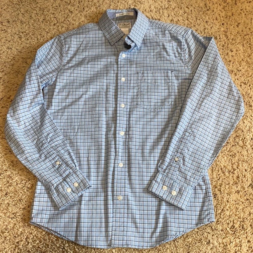 BNWOT LLBean men’s slightly fitted dressy button-up tee in light blue size S reg